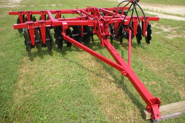 Hardee | Pull Type Disc Harrows | Model D-23-3224 for sale at Cape Fear Tractor & Saw, North Carolina