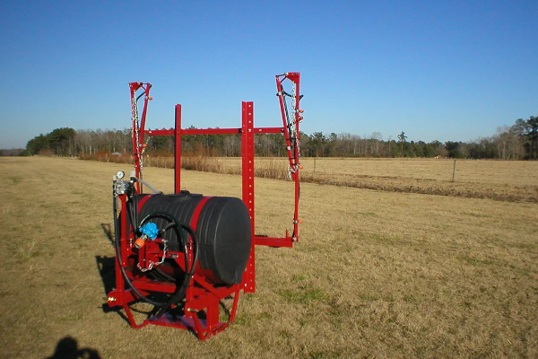 Hardee | 3pt Lift Type Horizontal Tank | Model L110 for sale at Cape Fear Tractor & Saw, North Carolina