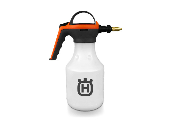 Husqvarna | Sprayers | Model 48 oz Handheld Sprayer for sale at Cape Fear Tractor & Saw, North Carolina